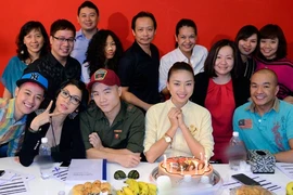 Ngô Thanh Vân đón sinh nhật vui vẻ với Xuân Lan, Đỗ Mạnh Cường