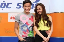 Minh Hằng tình tứ với Lương Mạnh Hải, rạng rỡ cùng VĐV Taekwondo 