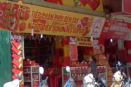 Bánh Trung thu cao cấp: Đâu dùng để... ăn!