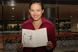 Siêu mẫu Tuyết Lan rạng rỡ lên đường dự thi 