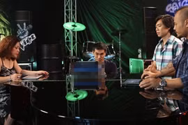 Trần Lập kết hợp với Siu Black, Hồ Hoài Anh tại quán cafe