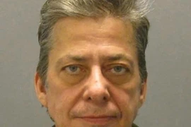 Cựu luật sư dội xăng thiêu sống bạn gái đang ngủ