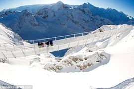 Khánh thành cầu treo cao nhất và đáng sợ nhất châu Âu