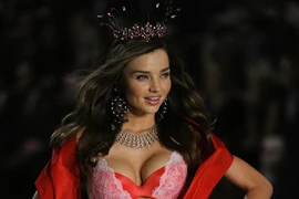 Clip "nóng" của những "Thiên thần nội y"