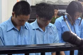 Vờ sẩy thai để tống tiền 200 triệu đồng