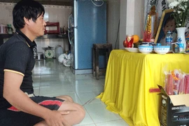 Nỗi đau của bố mẹ bé 2 tuổi bị cổng nhà trẻ đè chết