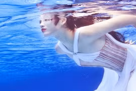 Trà My Next top hóa thân thành nàng tiên cá