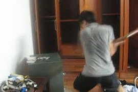 Bắt nhanh nhóm đối tượng đục két sắt trộm 140 triệu đồng và 40 chỉ vàng 9999