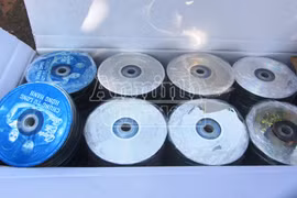 Bắt xe khách giấu 26.000 đĩa lậu trong gầm xe