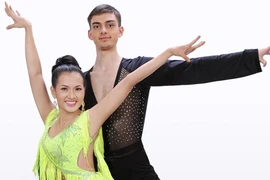 Anh Thư "hoang dã" trong điệu Lambada