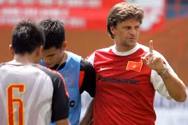 Thử tài HLV Falko Goetz