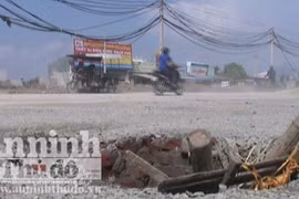 Che mặt, bịt mũi khi đi trên "con đường đau khổ"