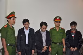 Bắt 3 cán bộ ngân hàng tham ô hơn 25 tỷ đồng