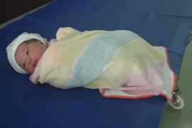 Một bé gái sơ sinh bị bỏ rơi ở khu công nghiệp