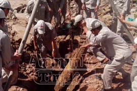 Sau lũ, phát hiện bom nặng nửa tấn