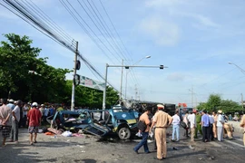  Hai xe ô tô đấu đầu, 11 hành khách thương vong