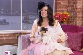 Ly hôn chồng, tổ chức đám cưới long trọng với thú cưng!