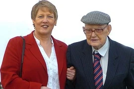 Kỷ lục Guiness cho cụ ông phẫu thuật xương khi 102 tuổi 