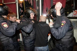 Bạo loạn tiếp diễn ở Moscow, gần 300 người bị bắt giữ