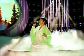 Đại Nghĩa chiến thắng sau khi "chuyển giới và lên đồng"