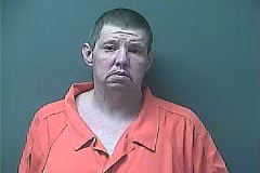 Giết chủ nhà rồi giấu xác trong tủ lạnh