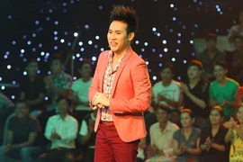 Bị "ném đá", Nguyên Vũ vẫn "đắt sô" làm MC