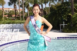 Đại diện Việt Nam lên ngôi Á hậu 2 Mrs World 2011 