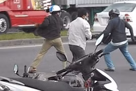 Truy bắt đối tượng trộm cắp chạy trốn, một chiến sĩ bị trọng thương