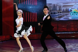 Kiện tướng dancesport Chí Anh "nói mát" MC Bước nhảy hoàn vũ