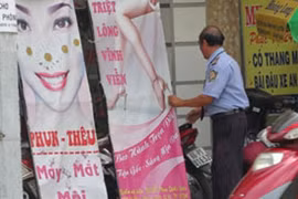 Cười ra nước mắt chuyện “quý ông” đi... nâng ngực, độn mông