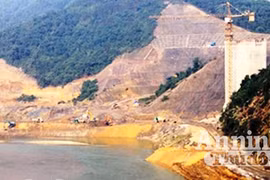 Một công nhân tử vong do rơi từ độ cao 30m khi đang hàn sắt