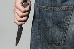 Giết người vì tưởng "nhìn đểu"