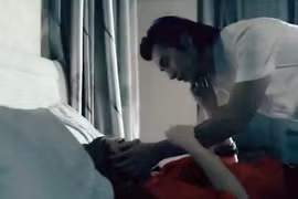 Uyên Trang trở lại với cảnh "nóng" cùng siêu mẫu 