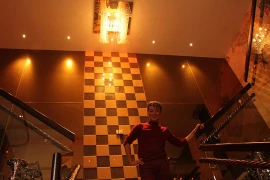 Đàm Vĩnh Hưng lần đầu "khoe" biệt thự sang trọng