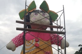 Búp bê cao 6,4m xác lập kỷ lục thế giới