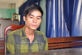 Ngày làm thợ sơn, đêm thành đạo chích