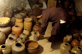 Hang động huyền bí chứa vô số cổ vật quý giá (2)