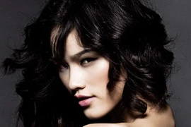 Siêu mẫu Tuyết Lan trắng tay tại Elite Model Look World 2011 