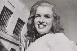 “Thuở thơ ngây” của huyền thoại sắc đẹp Marilyn Monroe