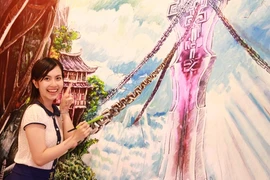 Trốn người tình, Huyền Trang Miss Teen đi xem tranh 3D một mình