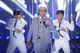 Hoài Lâm "gây bão" khi được khen hát tốt hơn Sơn Tùng M-TP