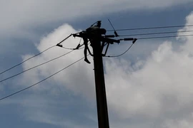 Sửa điện, một thợ điện bị giật chết thương tâm