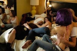 Kinh hoàng kiểu sex bầy đàn của giới trẻ