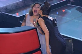 Thu Minh âu yếm và nhận hát bè cho Siu Black