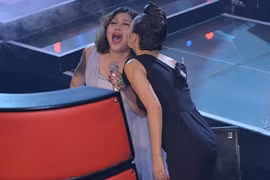 Thu Minh âu yếm và nhận hát bè cho Siu Black