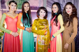 Top model nổi bật với áo dài Việt Nam