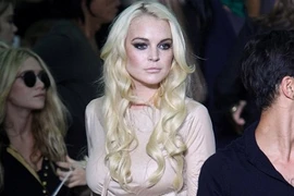 Lindsay Lohan bị chỉ trích vì váy áo nhăn nhúm