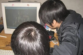 Ngăn chặn nạn web "đen" tấn công trẻ em