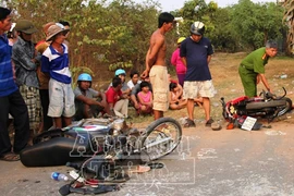 "Ma men" kẹp 3 gây tai nạn kinh hoàng, 5 người thương vong