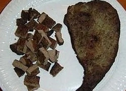 7 người nhập viện vì ăn gan chó